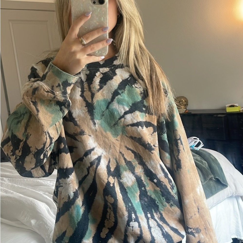Urban tie dye Crewneck